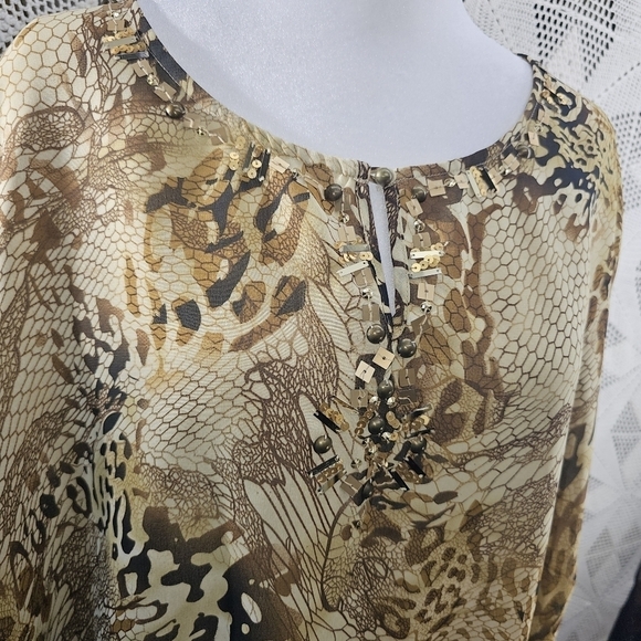 Added Dimensions for Catherine's size 5X animal print blouse - Picture 11 of 11